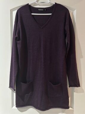 50% Merino Wool V-neck Tunic Sweater in Plum